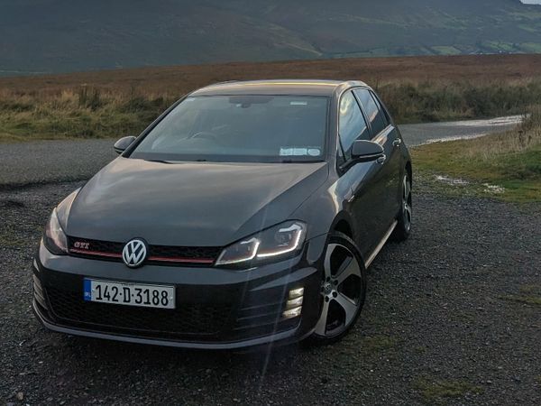 Volkswagen Golf Hatchback, Petrol, 2014, Grey