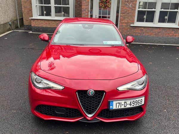 Alfa Romeo Giulia Saloon, Diesel, 2017, Red