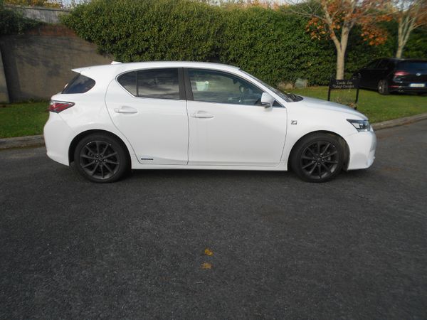 Lexus CT Hatchback, Petrol Hybrid, 2013, White