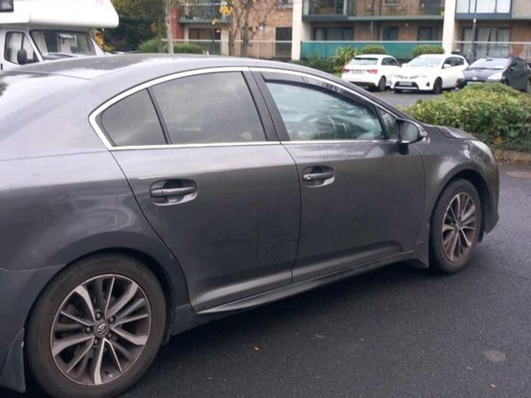 Toyota Avensis Saloon, Diesel, 2018, Grey