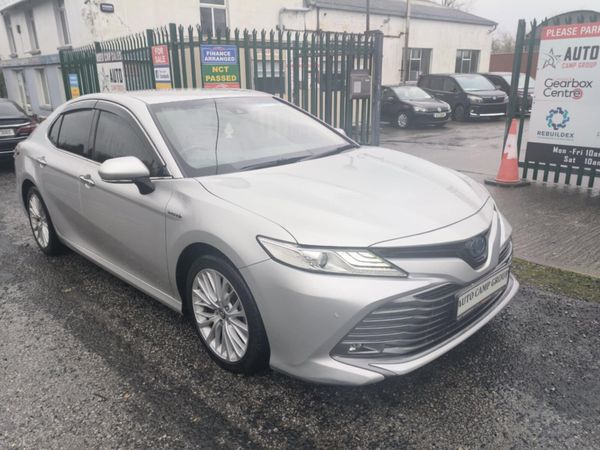 Toyota Camry Saloon, Petrol Hybrid, 2019, Silver