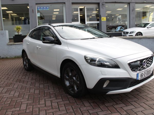 Volvo V40 Hatchback, Diesel, 2016, White