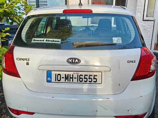 Kia Ceed Hatchback, Diesel, 2010, White
