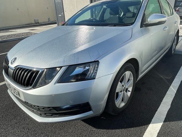 Skoda Octavia Hatchback, Diesel, 2019, Silver