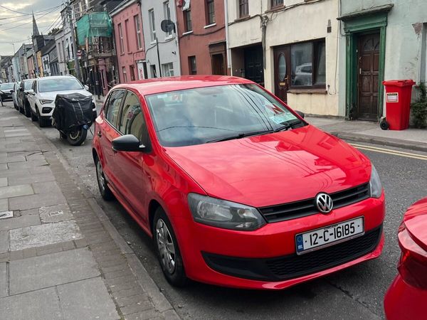 Volkswagen Polo Hatchback, Petrol, 2012, Red