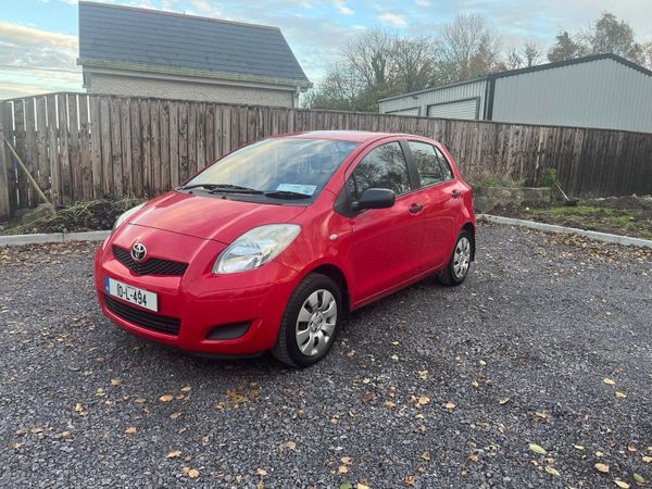 Toyota Yaris Hatchback, Petrol, 2010, Red