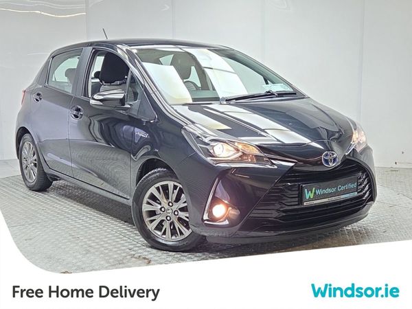 Toyota Yaris MPV, Petrol Hybrid, 2018, Black