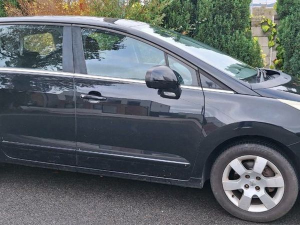 Peugeot 5008 MPV, Diesel, 2010, Black