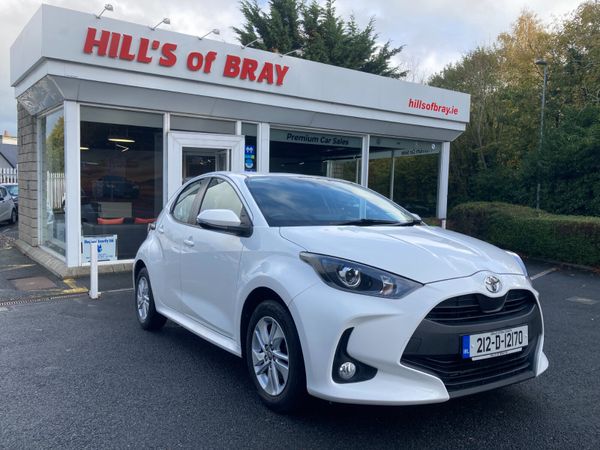 Toyota Yaris Hatchback, Petrol, 2021, White