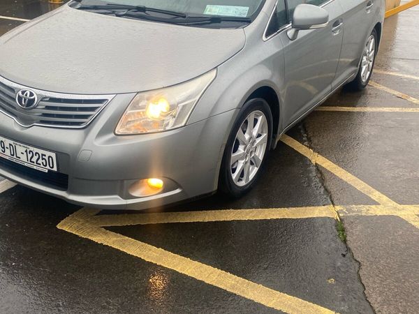 Toyota Avensis Saloon, Diesel, 2009, Grey