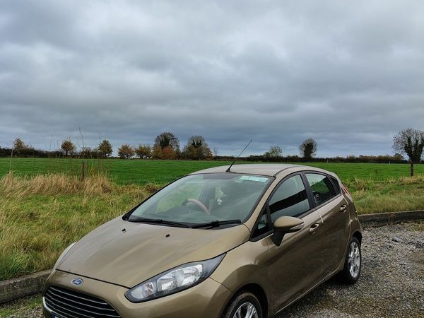 Ford Fiesta Hatchback, Petrol, 2013, Brown