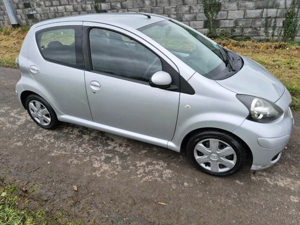 Toyota Aygo Hatchback, Petrol, 2011, Silver