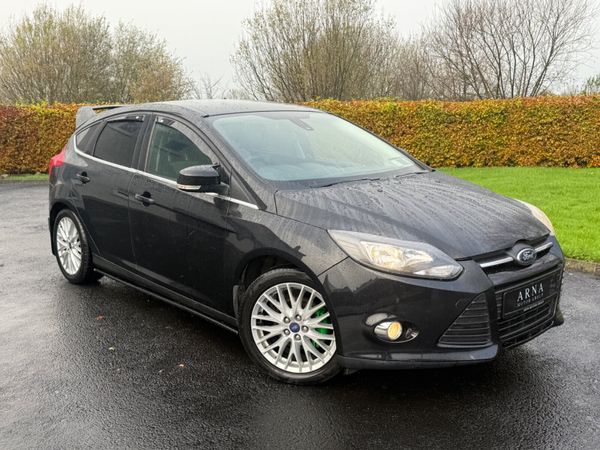 Ford Focus Hatchback, Petrol, 2014, Black