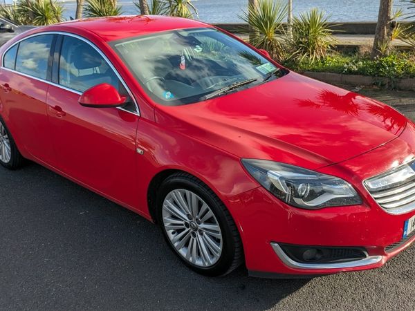 Vauxhall Insignia Hatchback, Diesel, 2014, Red