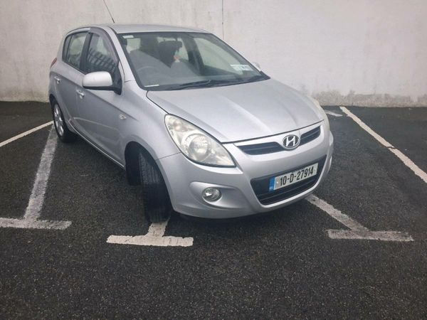 Hyundai i20 Hatchback, Petrol, 2010, Silver