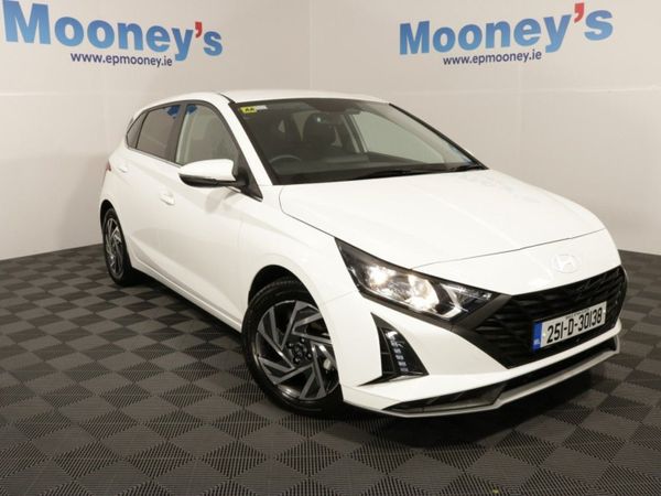 Hyundai i20 Hatchback, Petrol, 2025, White