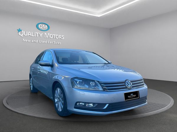 Volkswagen Passat Saloon, Petrol, 2014, Silver