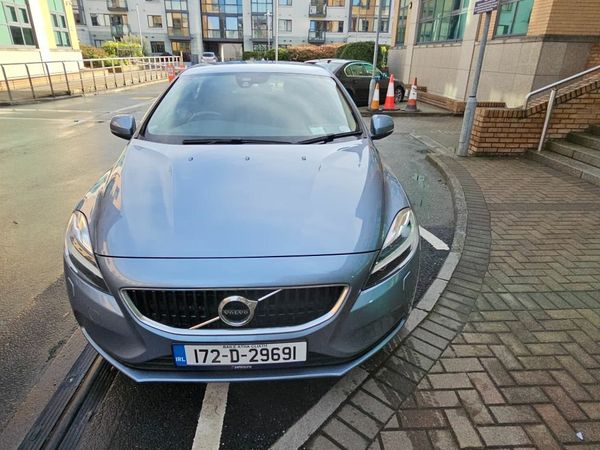 Volvo V40 Hatchback, Diesel, 2017, Blue