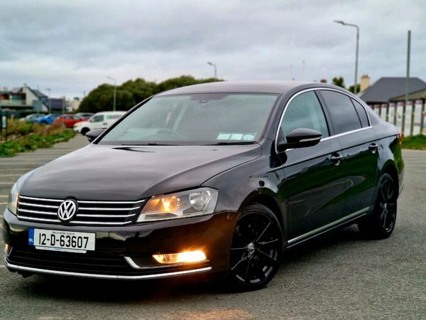 Volkswagen Passat Saloon, Petrol, 2012, Grey