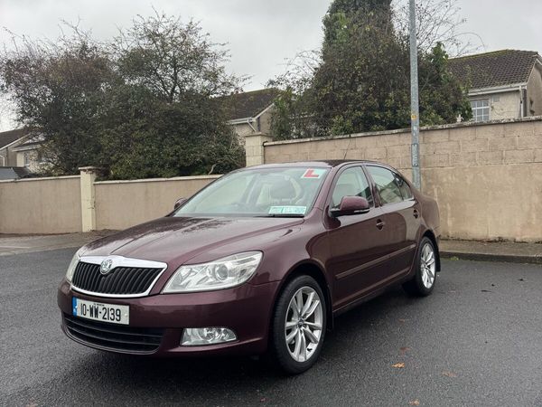 Skoda Octavia Hatchback, Diesel, 2010, Red
