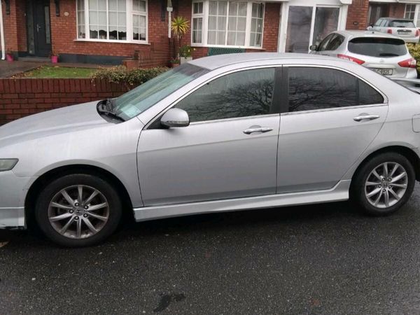 Honda Accord Saloon, Petrol, 2005, Silver
