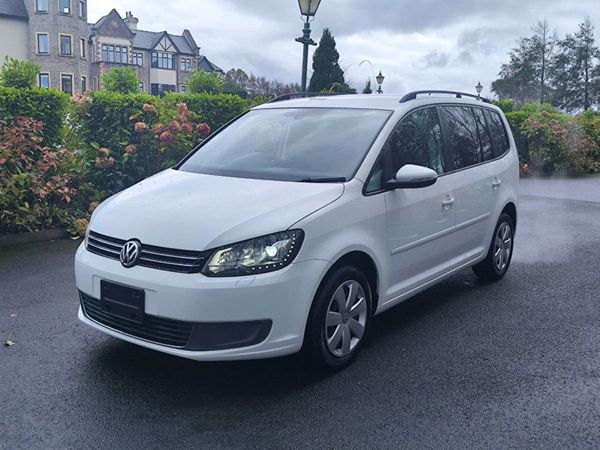 Volkswagen Touran MPV, Petrol, 2015, White