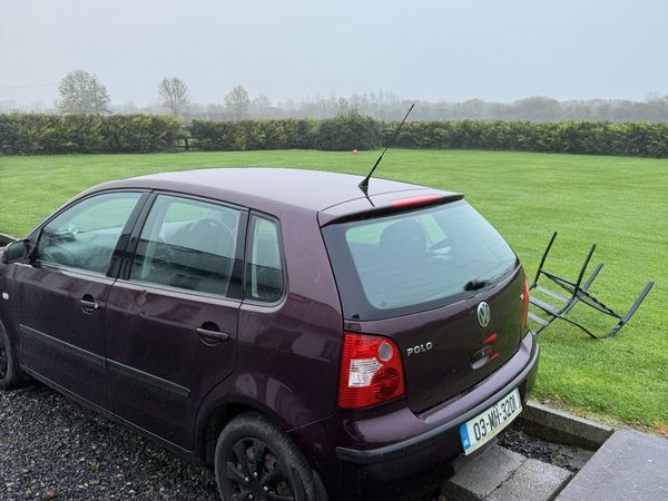 Volkswagen Polo Hatchback, Petrol, 2003, Red