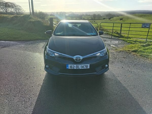 Toyota Auris Hatchback, Petrol, 2016, Black