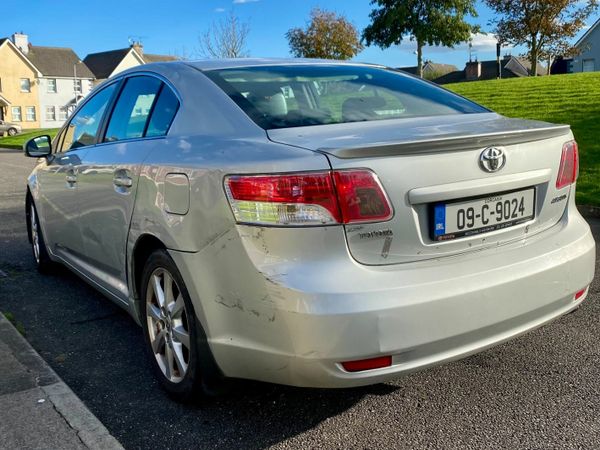 Toyota Avensis Saloon, Diesel, 2009, Silver