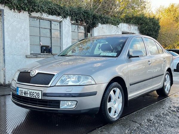 Skoda Octavia Hatchback, Petrol, 2008, Beige