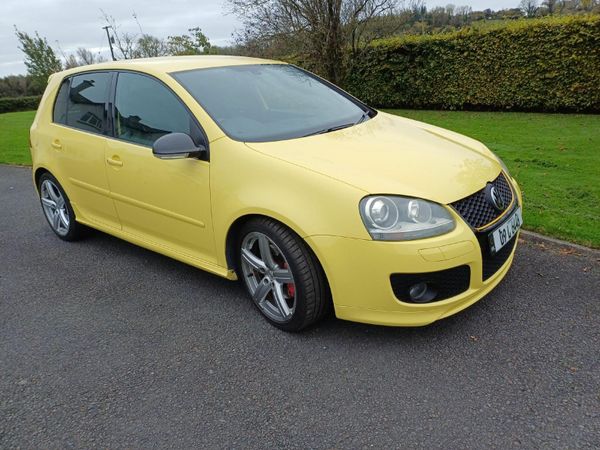 Volkswagen Golf Hatchback, Petrol, 2009, Yellow