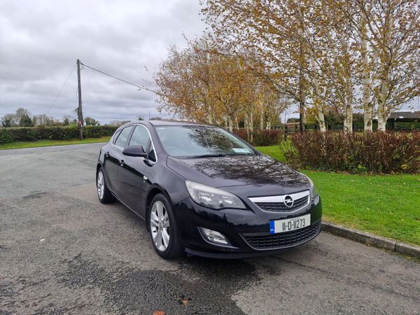 Opel Astra Hatchback, Diesel, 2011, Black