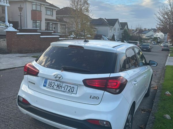 Hyundai i20 Hatchback, Petrol, 2018, White