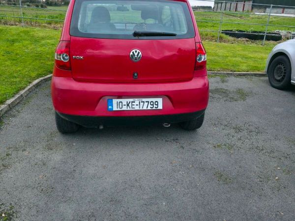 Volkswagen Fox Hatchback, Petrol, 2010, Red