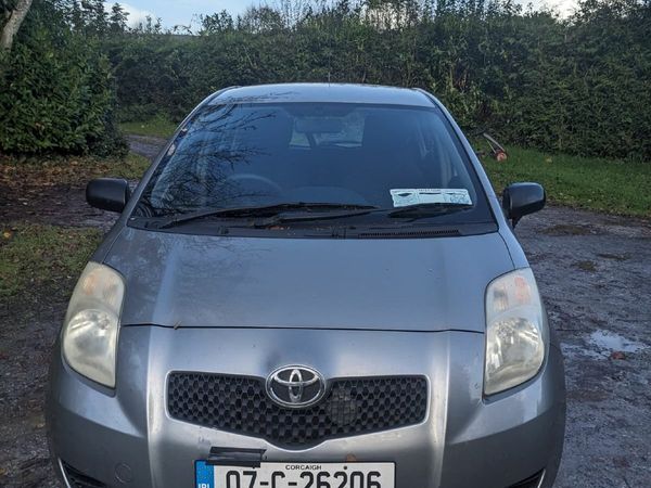 Toyota Yaris Hatchback, Petrol, 2007, Silver