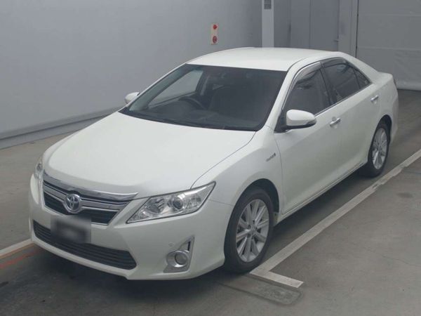 Toyota Camry Saloon, Petrol Hybrid, 2014, White