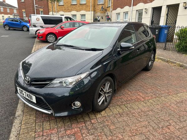 Toyota Auris Hatchback, Diesel, 2014, Grey