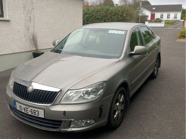 Skoda Octavia Hatchback, Diesel, 2010, Beige