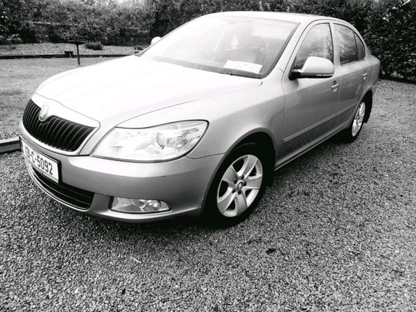 Skoda Octavia Saloon, Diesel, 2013, Beige