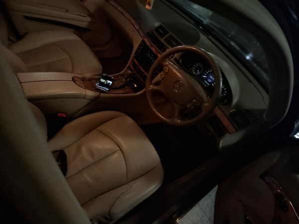 Mercedes-Benz E-Class Saloon, Petrol, 2009, Black