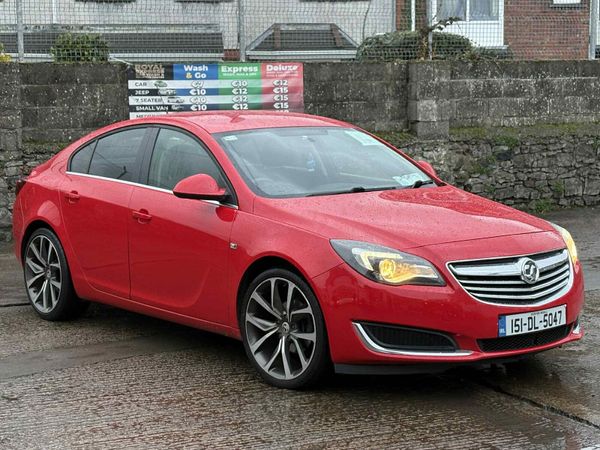 Vauxhall Insignia Hatchback, Diesel, 2015, Red