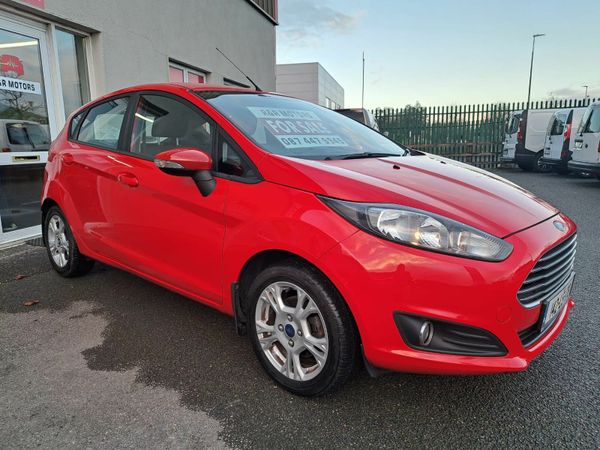 Ford Fiesta Hatchback, Petrol, 2014, Red