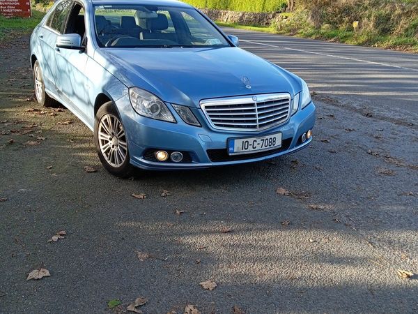 Mercedes-Benz E-Class Saloon, Diesel, 2010, Blue