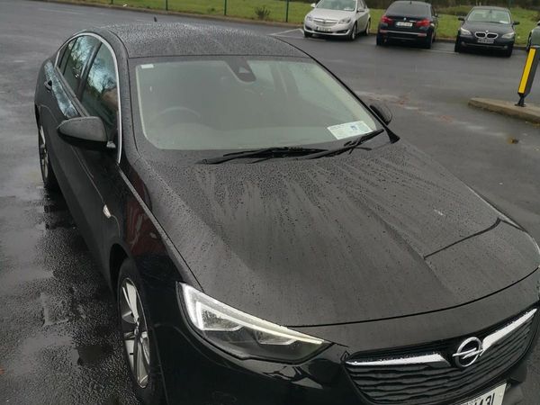 Opel Insignia Hatchback, Diesel, 2019, Black