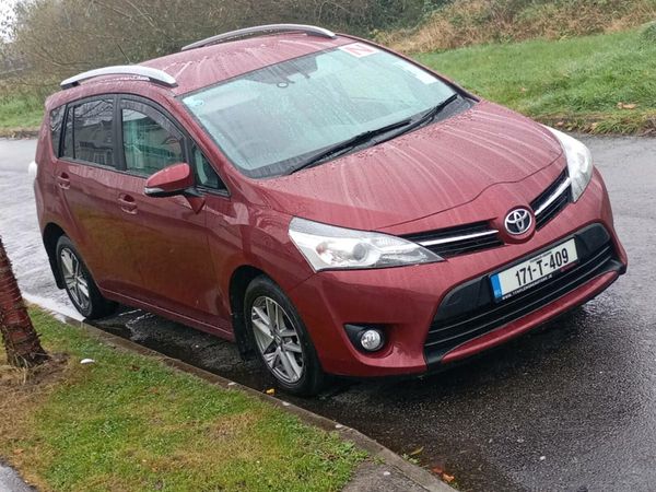 Toyota Verso MPV, Diesel, 2017, Red