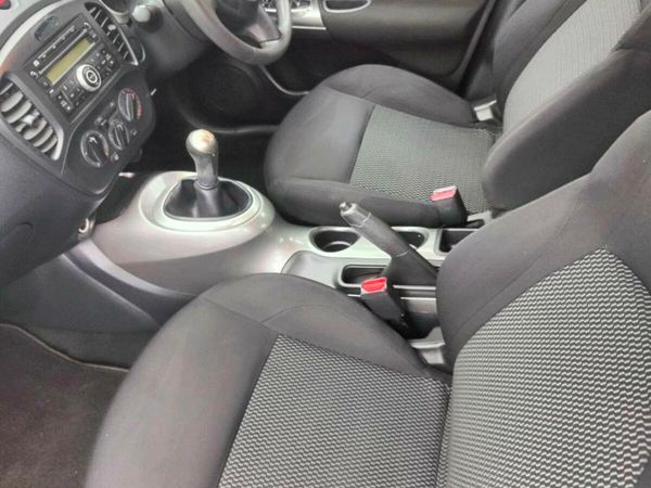 Nissan Juke SUV, Petrol, 2014, Red