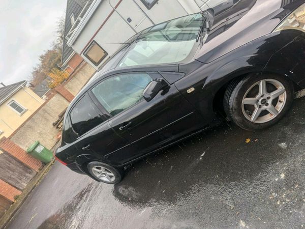 Ford Focus Saloon, Petrol, 2005, Black