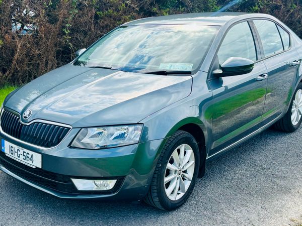 Skoda Octavia Saloon, Diesel, 2016, Grey