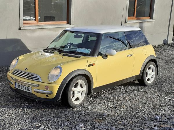 Mini Cooper Hatchback, Petrol, 2004, Yellow