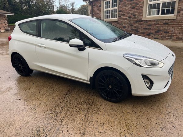 Ford Fiesta Hatchback, Petrol, 2018, White